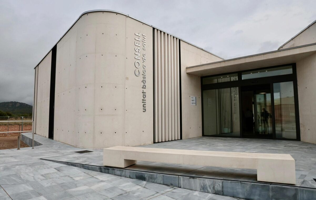 Façana de la Unitat Bàsica de Salut Consell